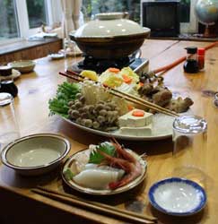 宿のオリジナル料理は牛乳鍋