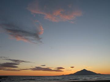 利尻島と８月２３日の夕日