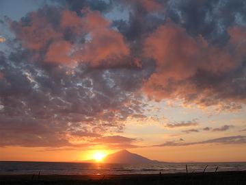 利尻島と８月２８日の夕日