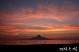 利尻島と８月７日の空
